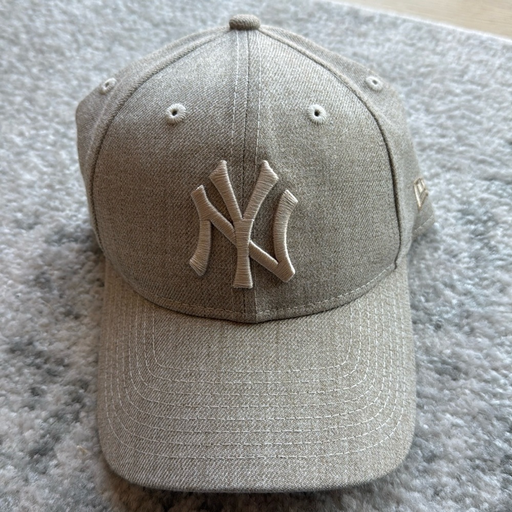 NWOT New Era Yankees Hat